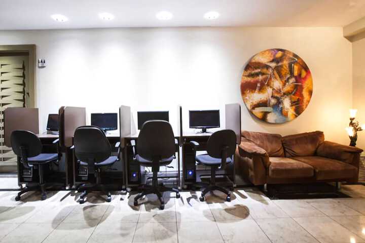Business Center 79 of 81
