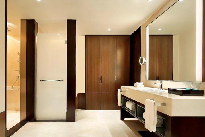 Room 18 of 50