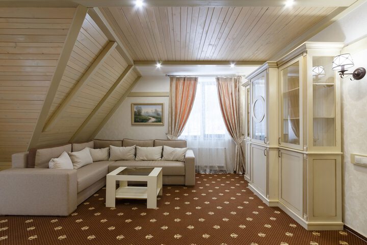 Room 18 of 43