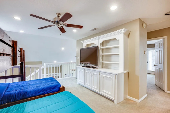 Room 3 of 20