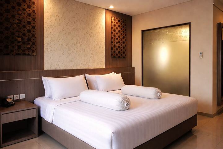 Room 16 of 33