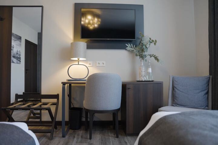 Room 5 of 24