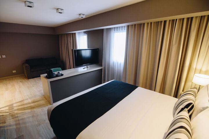 Room 40 of 84
