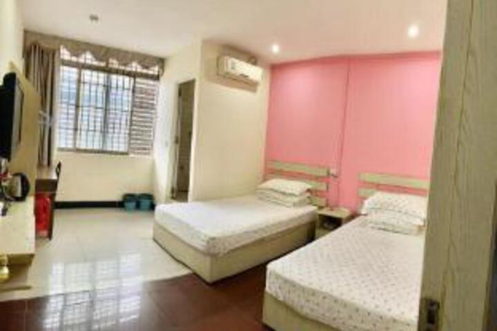 Room 6 of 6