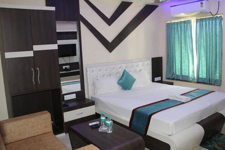 Room 12 of 34