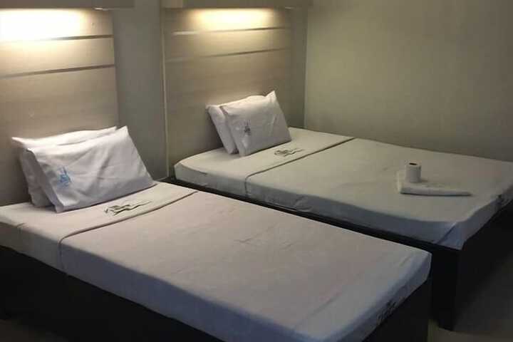 Room 48 of 94