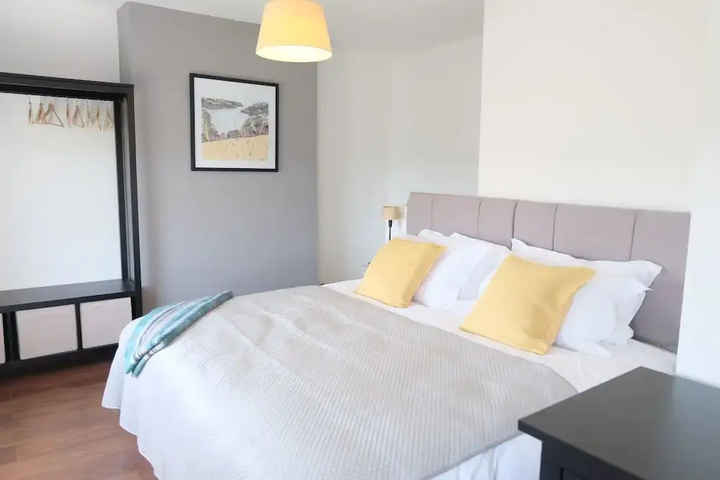 Room 2 of 13