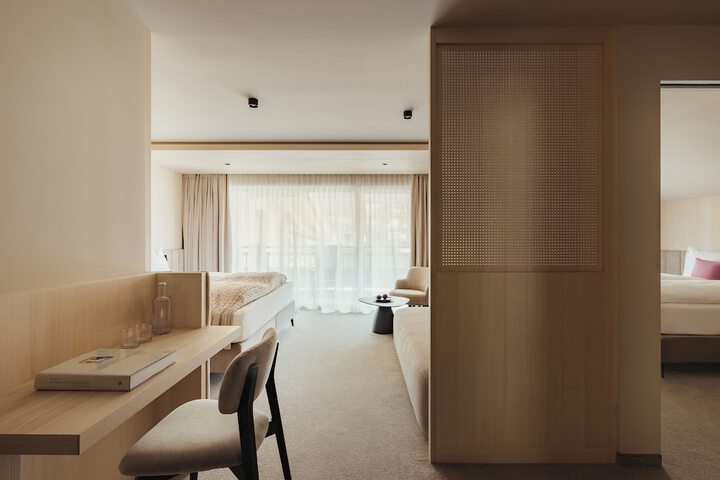 Room 25 of 88