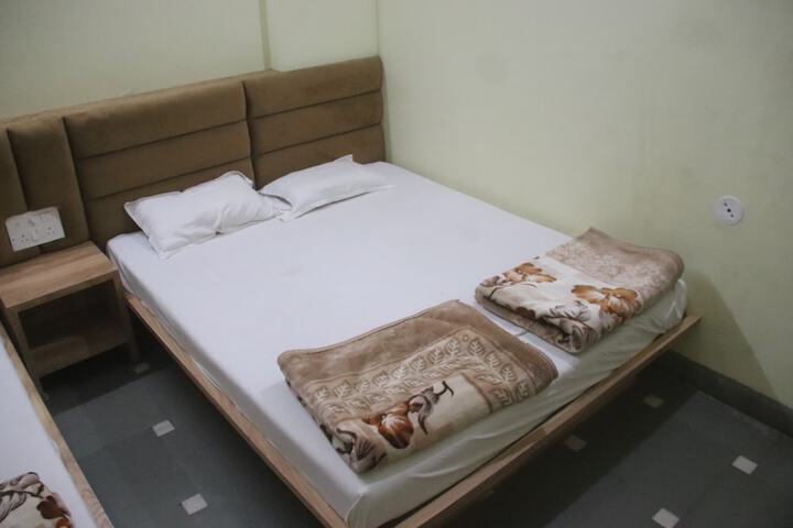 Room 21 of 38