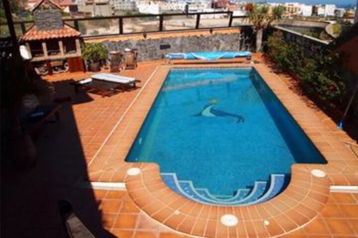 House With 5 Bedrooms in Granadilla With Wonderful Mountain View, Private Pool, Enclosed Garden