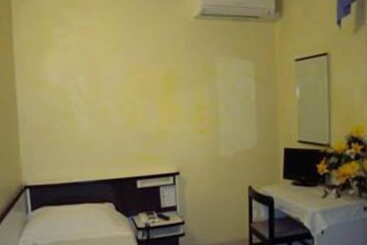 Room 10 of 41