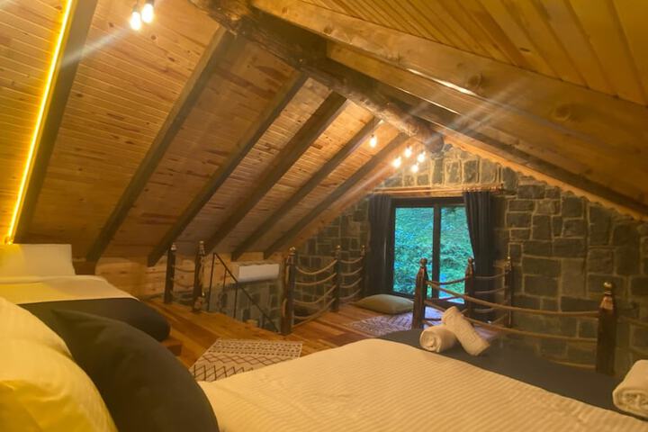 Room 7 of 14