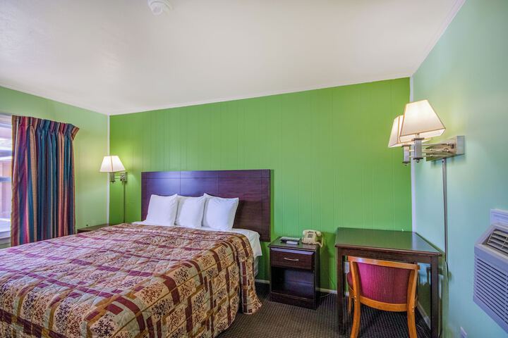 Room 31 of 106