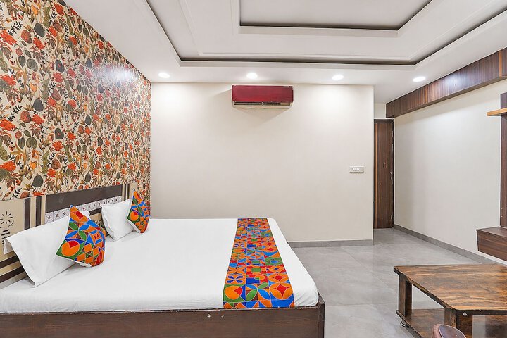 Room 12 of 28