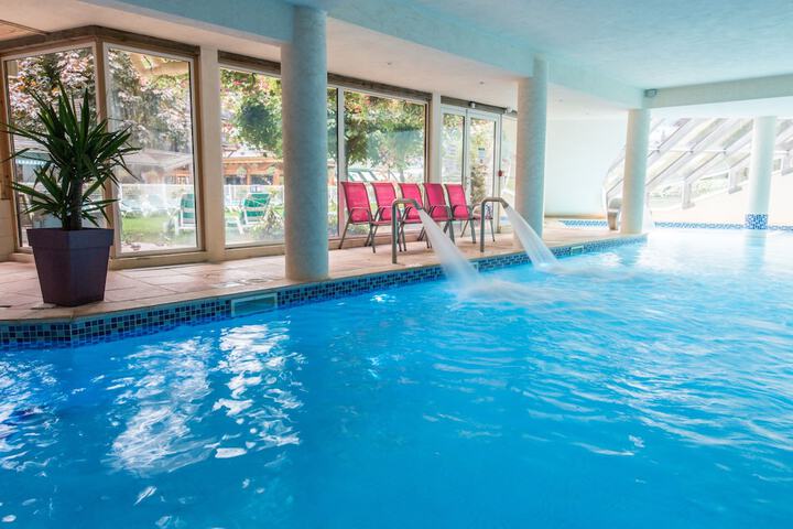 Pool Hotel