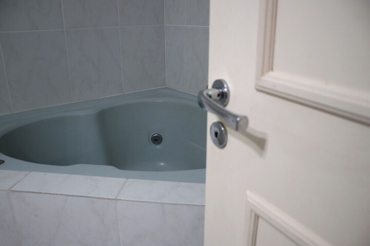 Room 73 of 127