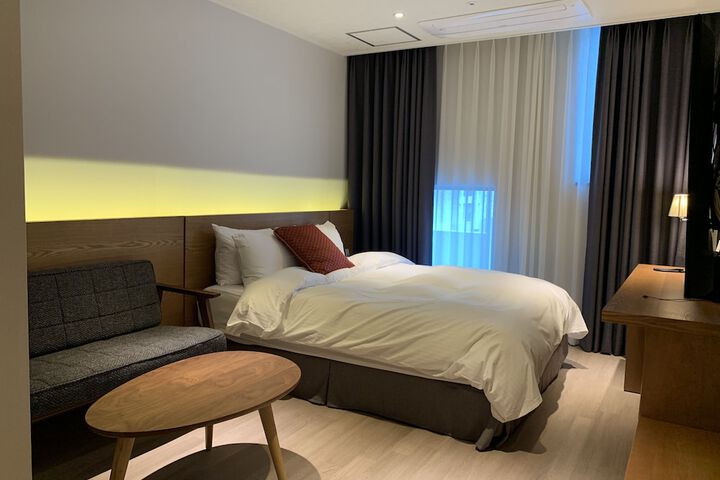 Room 12 of 24