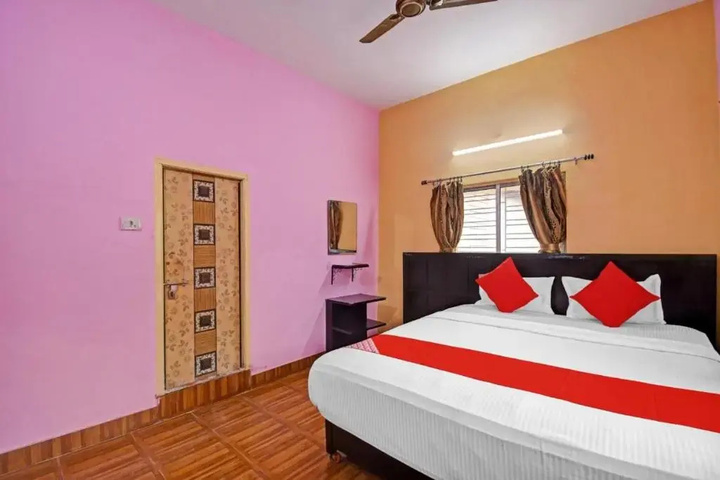 Room 4 of 5