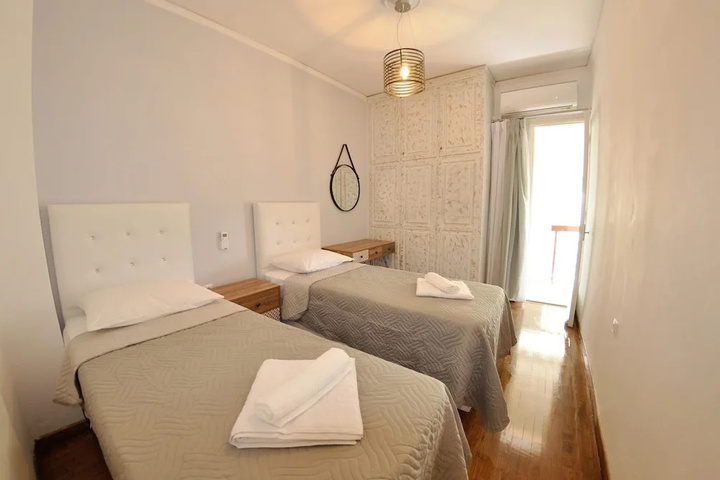 Room 5 of 15