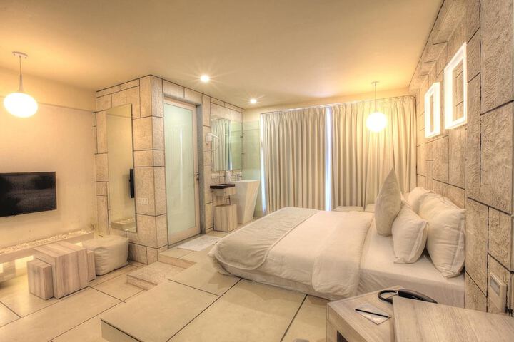 Room 19 of 60