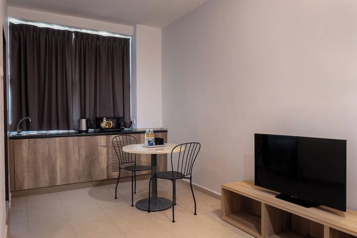 Room 33 of 74