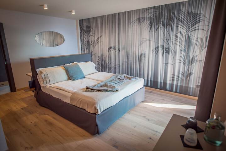 Room 17 of 52
