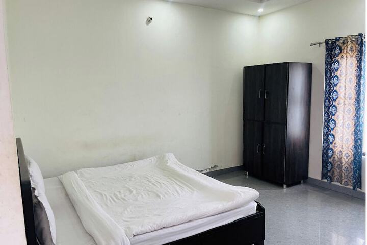 Room 2 of 12