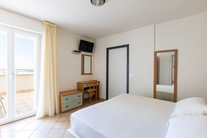 Room 43 of 121