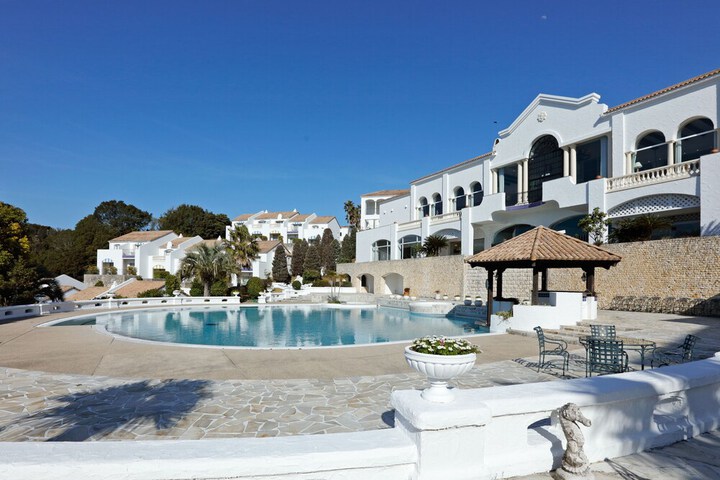 Pool Hotel