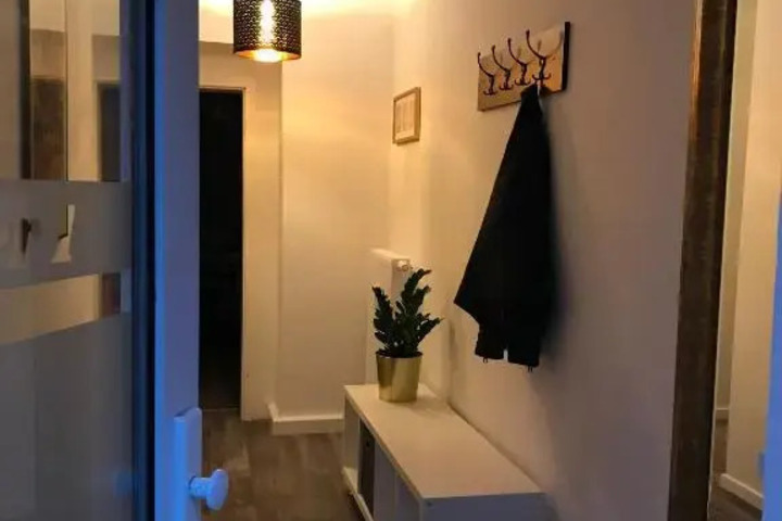 Room 6 of 11