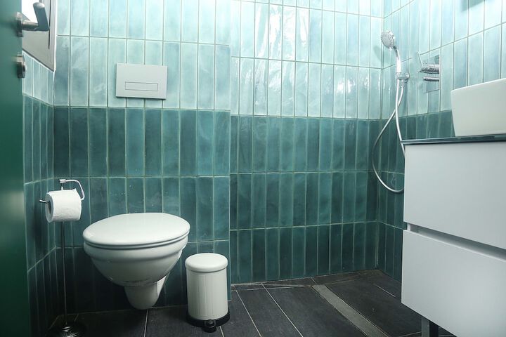 Room 14 of 37