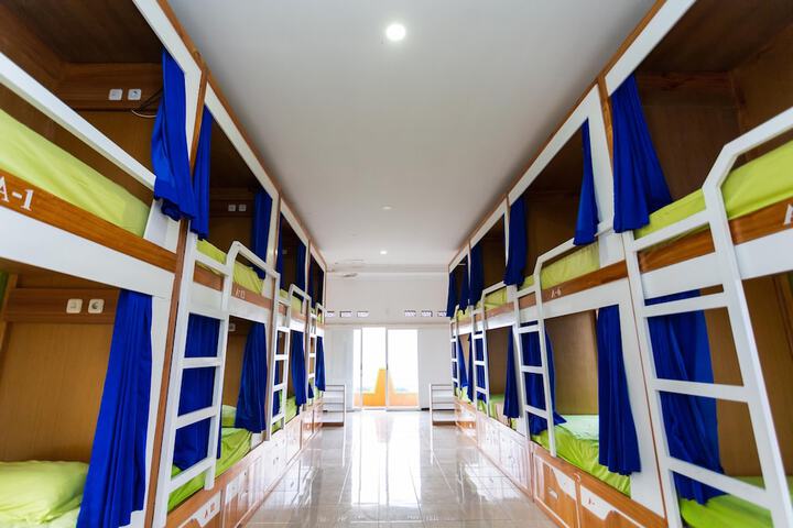 Room 53 of 78