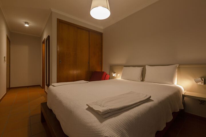 Room 10 of 118