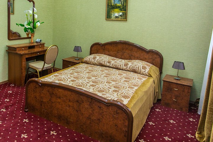 Room 2 of 21