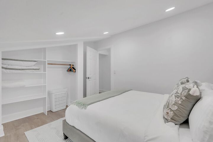Room 43 of 191