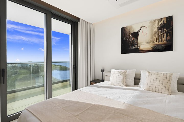 Room 204 of 1000