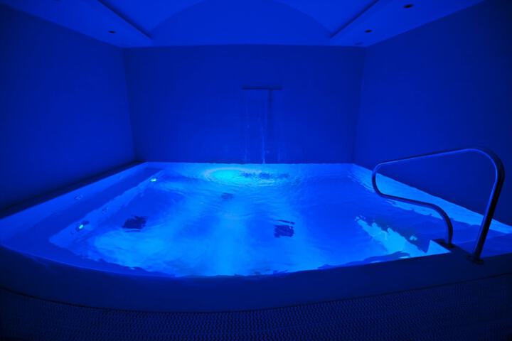 Pool 54 of 91