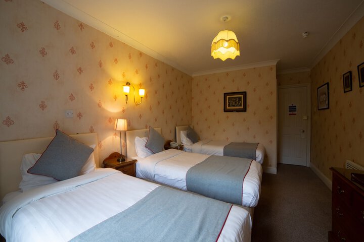 Room 11 of 48