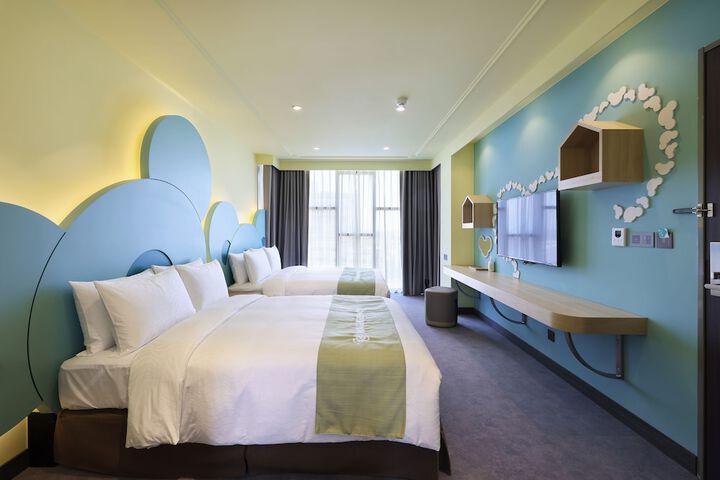 Room 15 of 60