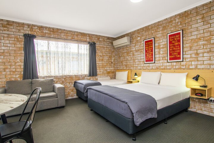 Room 9 of 26