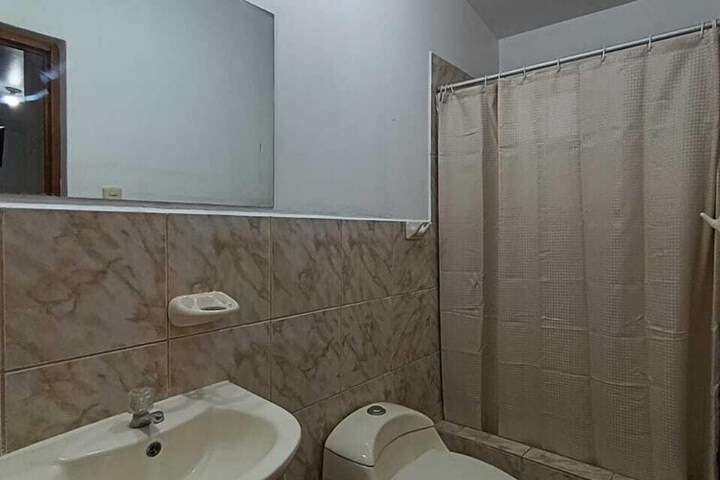 Room 4 of 7