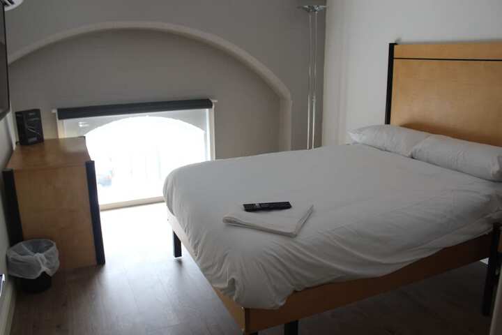 Room 33 of 78