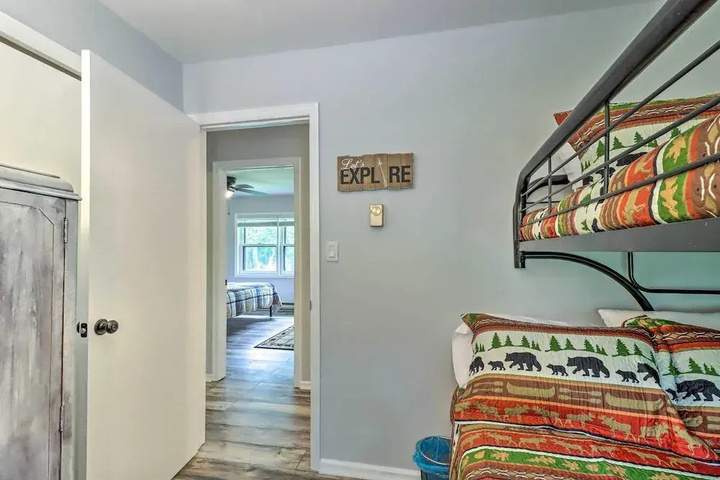 Image of Albrightsville Retreat: Walk to Community Lake!