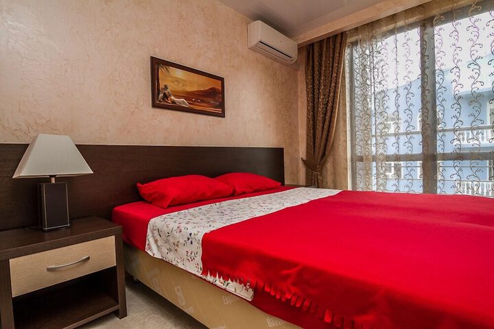 Room 4 of 40