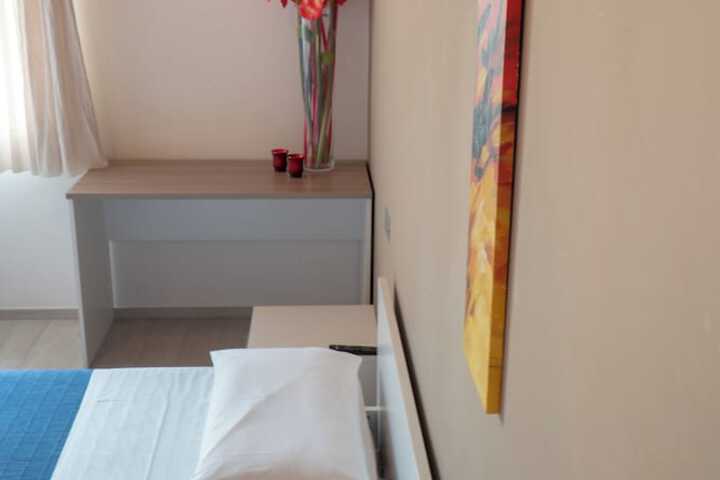 Room 19 of 73