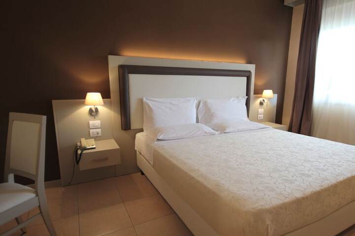 Room 4 of 44