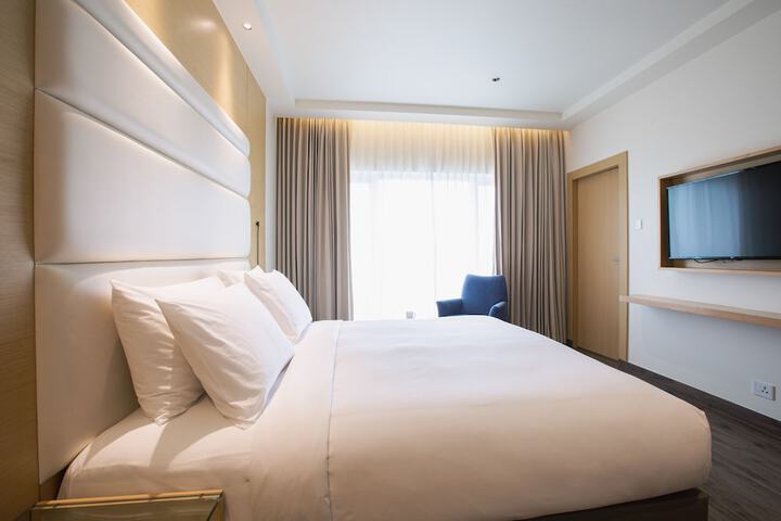Room 8 of 21