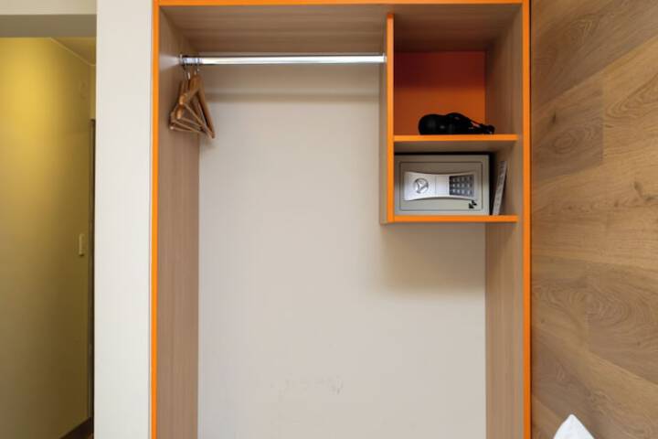 Room 65 of 104