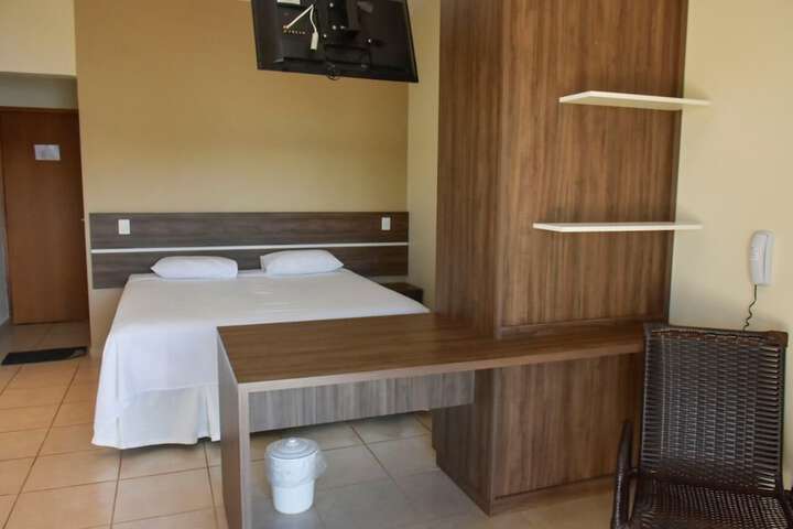 Room 10 of 28
