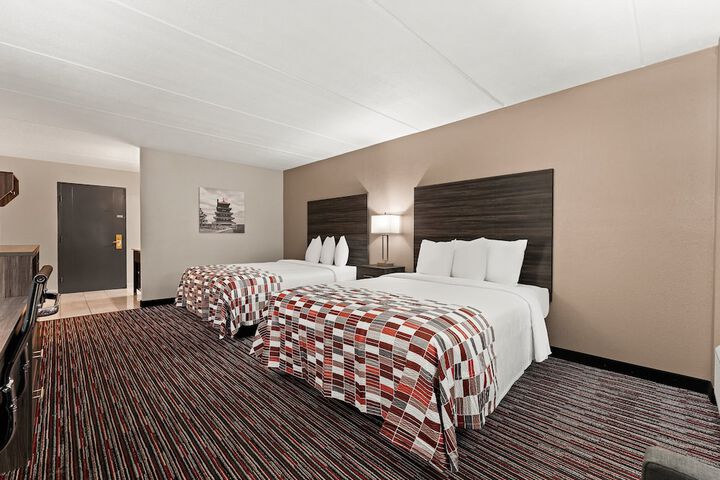 Deluxe 2 Queen Beds (6 of 6)